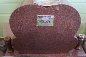 INDIA RED DOUBLE HEART COMPANION MONUMENT