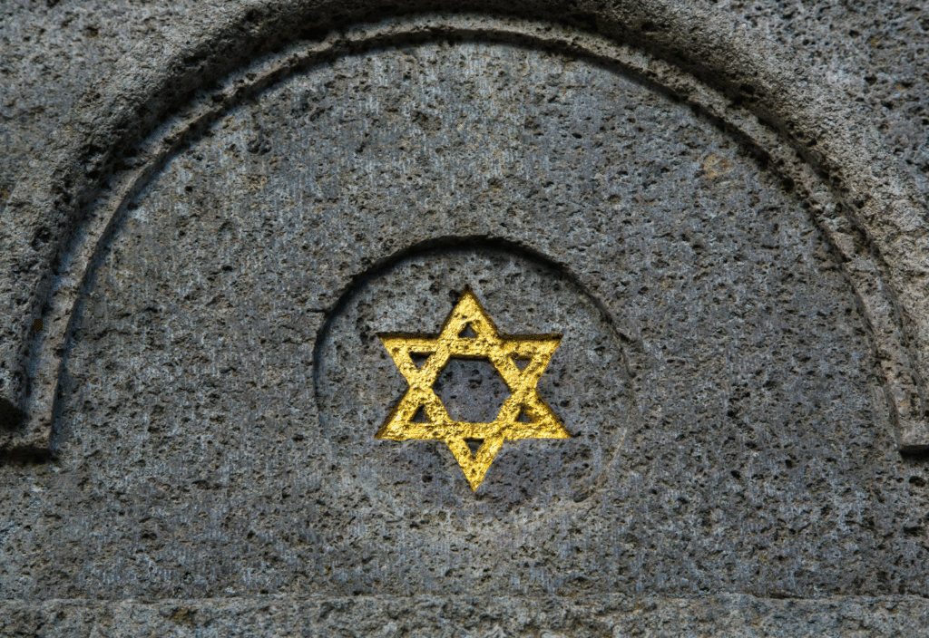 Image of a Star of David on a headstone