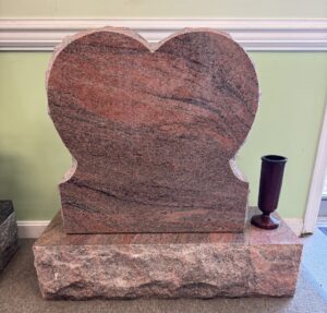 RED MULTI HEART MONUMENT SINGLE